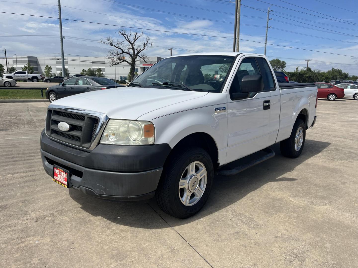 2008 Ford F-150 STX 2WD (1FTRF12208K) with an 4.2L V6 OHV 12V engine, Manual transmission, located at 14700 Tomball Parkway 249, Houston, TX, 77086, (281) 444-2200, 29.928619, -95.504074 - Photo#2