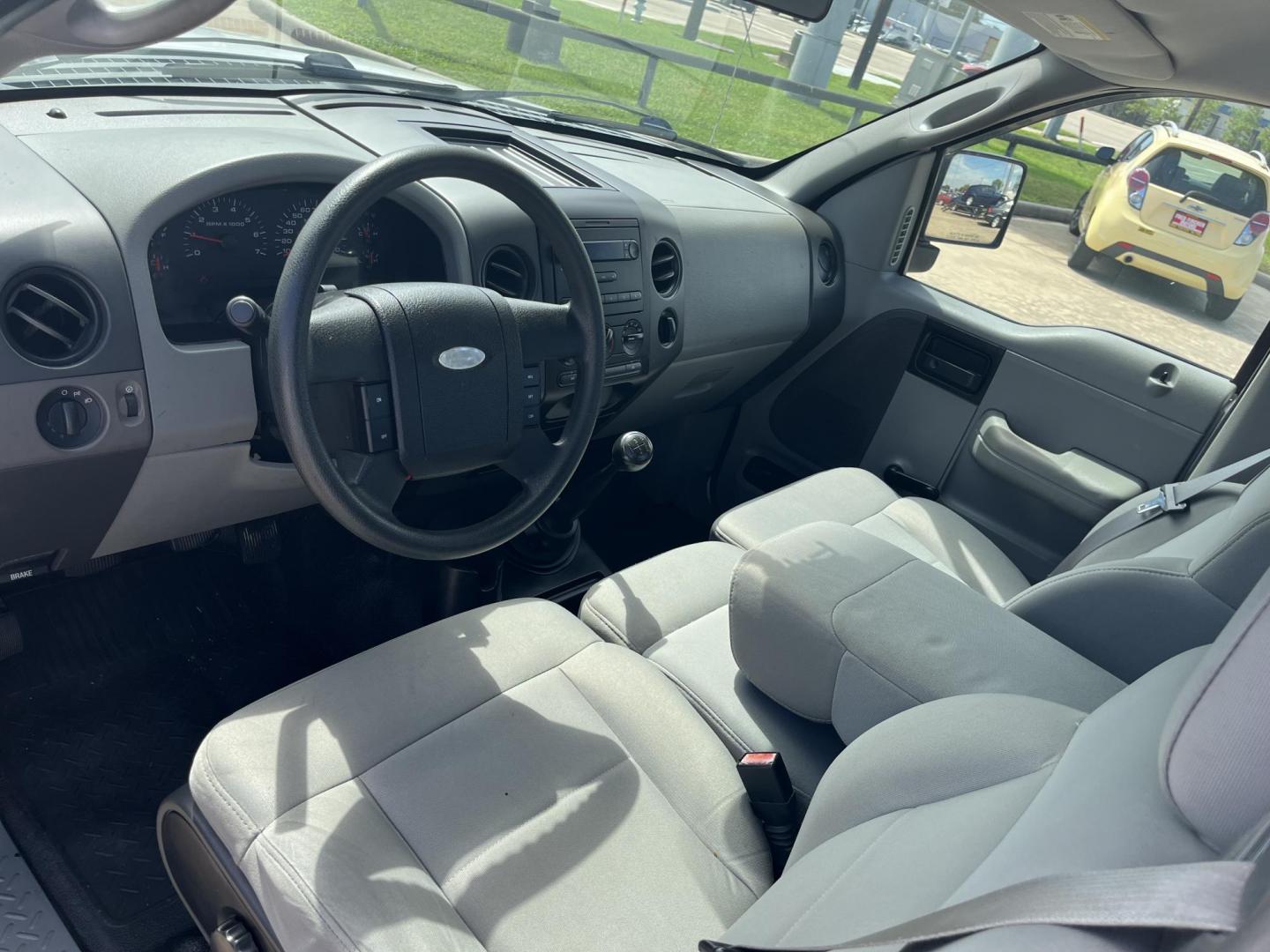 2008 Ford F-150 STX 2WD (1FTRF12208K) with an 4.2L V6 OHV 12V engine, Manual transmission, located at 14700 Tomball Parkway 249, Houston, TX, 77086, (281) 444-2200, 29.928619, -95.504074 - Photo#10