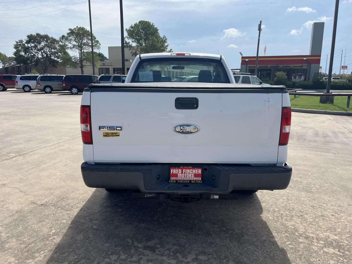 2008 Ford F-150 STX 2WD (1FTRF12208K) with an 4.2L V6 OHV 12V engine, Manual transmission, located at 14700 Tomball Parkway 249, Houston, TX, 77086, (281) 444-2200, 29.928619, -95.504074 - Photo#5