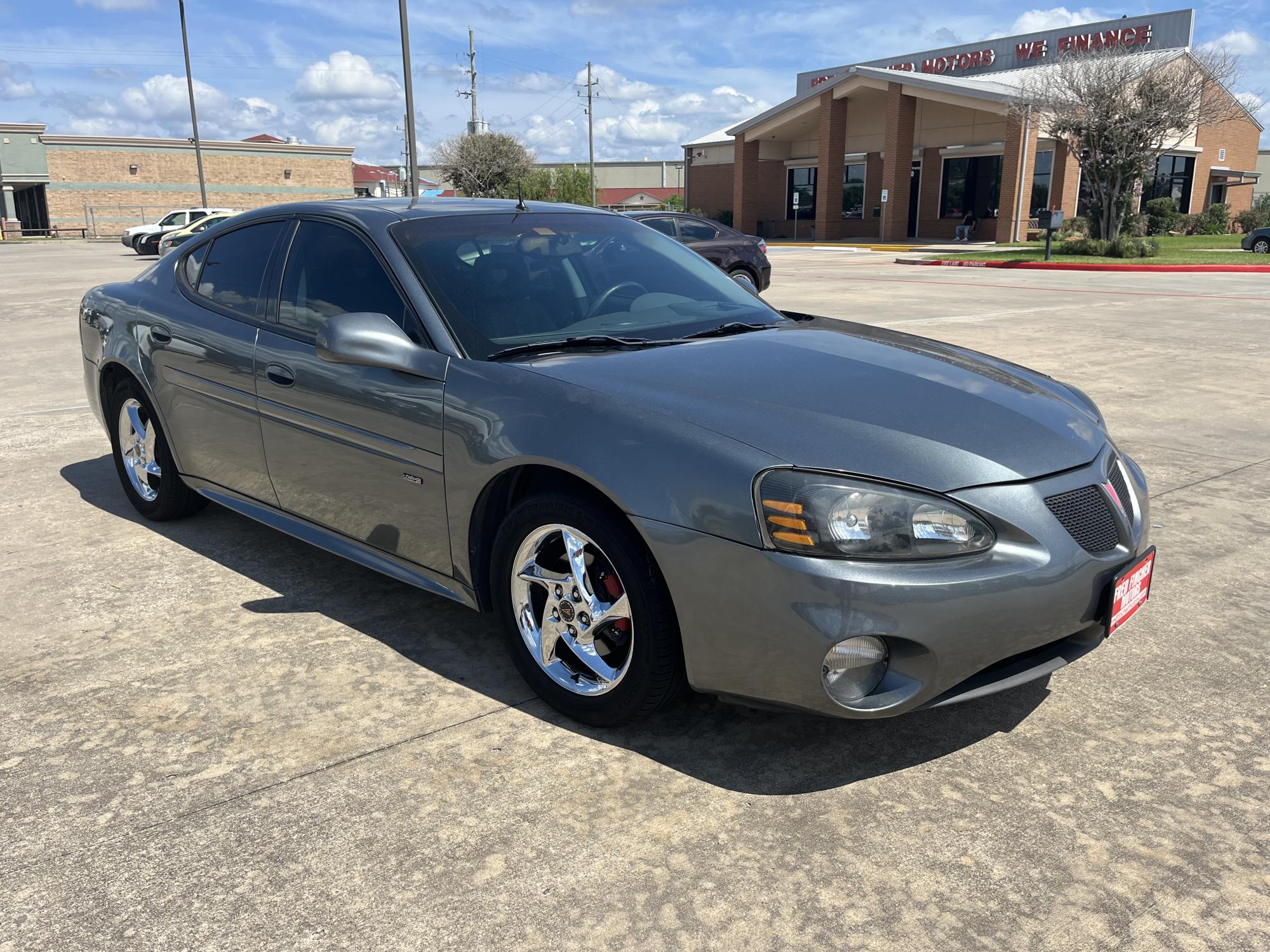 photo of 2004 Pontiac Grand Prix GTP