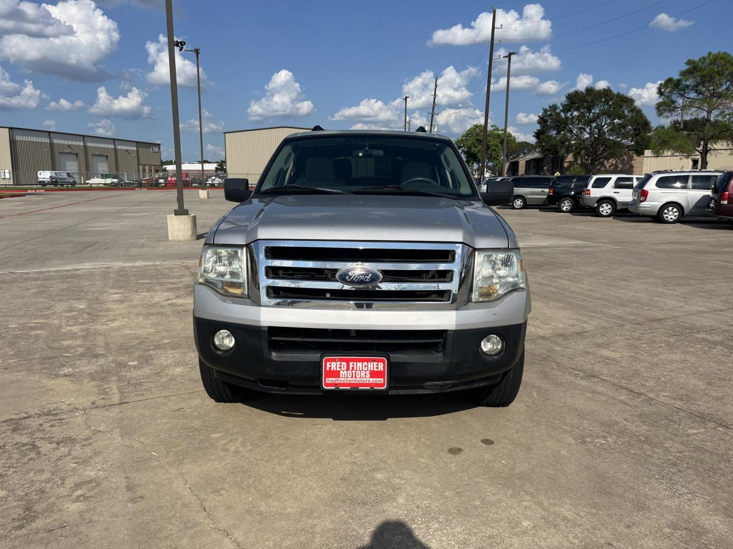 2007 Ford Expedition XLT 2WD (1FMFU15587L) with an 5.4L V8 SOHC 16V engine, 6-Speed Automatic Overdrive transmission, located at 14700 Tomball Parkway 249, Houston, TX, 77086, (281) 444-2200, 29.928619, -95.504074 - Photo#1