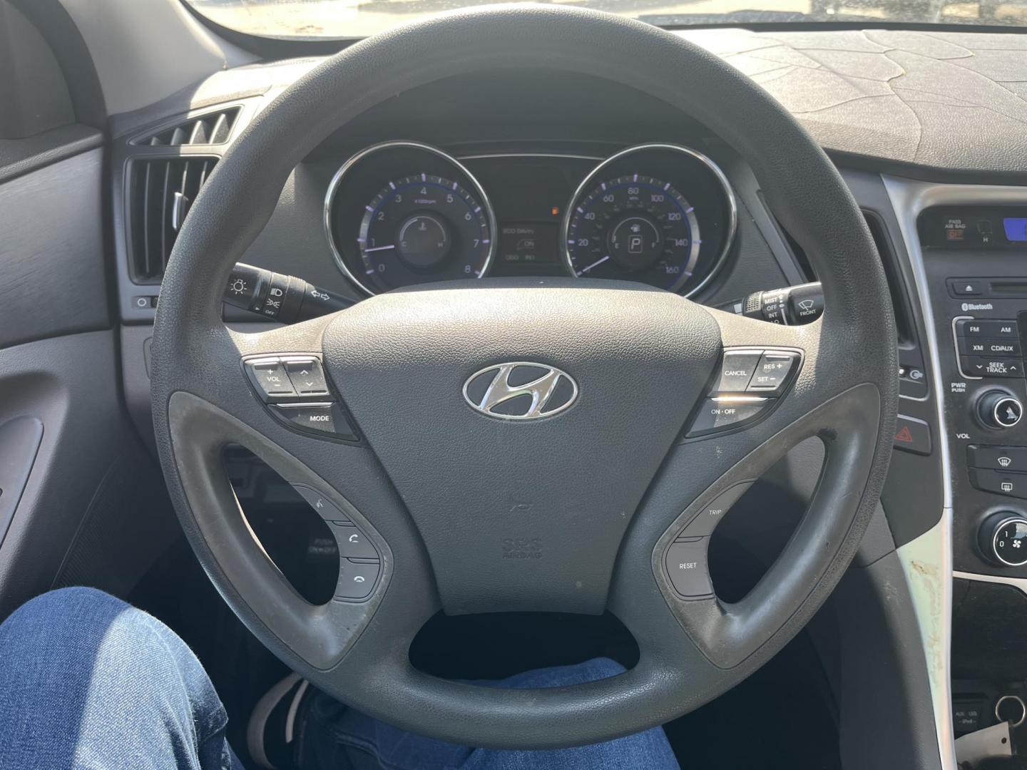 2011 Hyundai Sonata GLS Auto (5NPEB4AC4BH) with an 2.4L L4 DOHC 16V engine, 5-Speed Automatic transmission, located at 14700 Tomball Parkway 249, Houston, TX, 77086, (281) 444-2200, 29.928619, -95.504074 - Photo#13