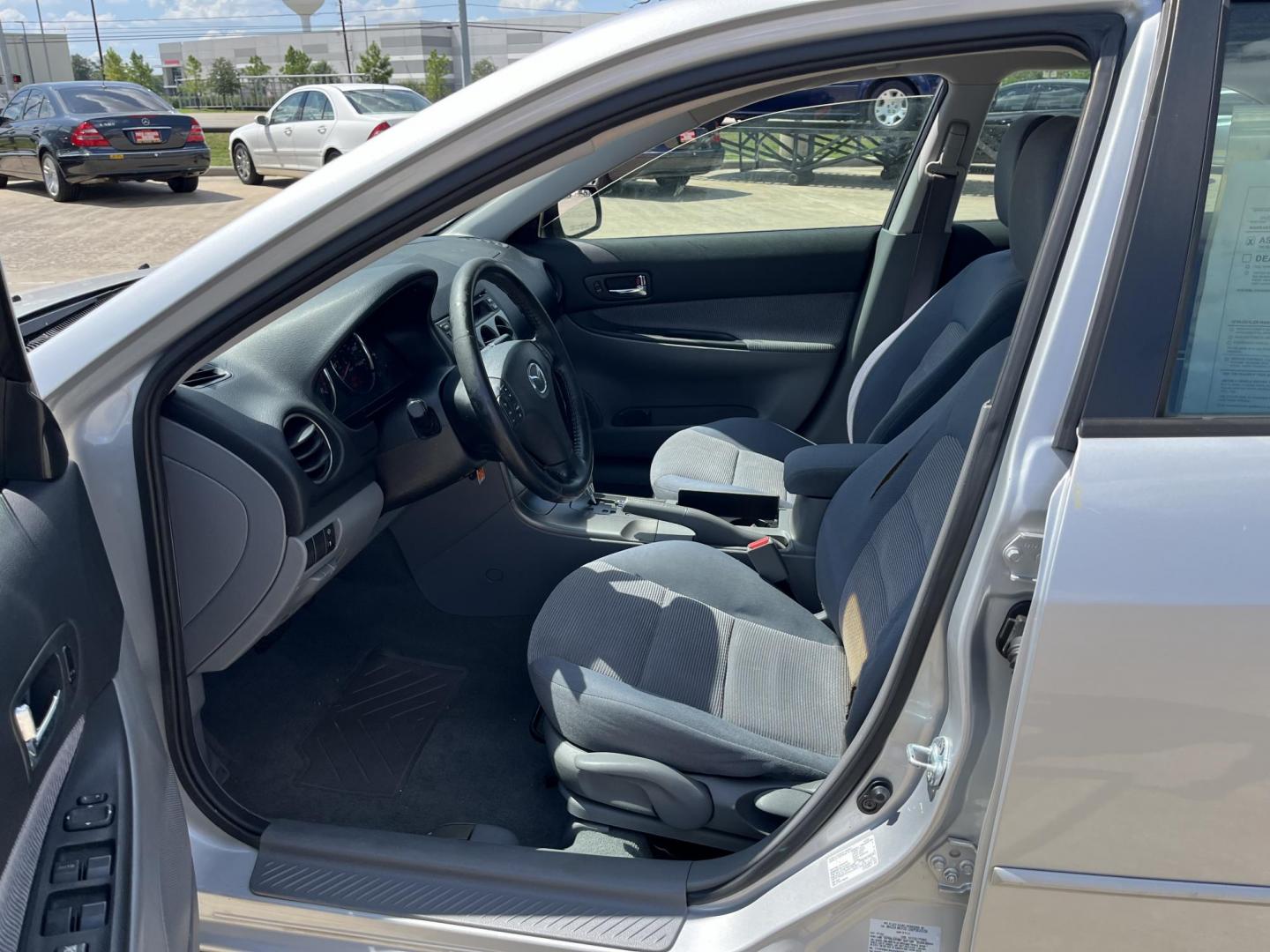 2004 Mazda MAZDA6 i (1YVFP80C845) with an 2.3L L4 DOHC 16V engine, 5-Speed Automatic Overdrive transmission, located at 14700 Tomball Parkway 249, Houston, TX, 77086, (281) 444-2200, 29.928619, -95.504074 - Photo#7