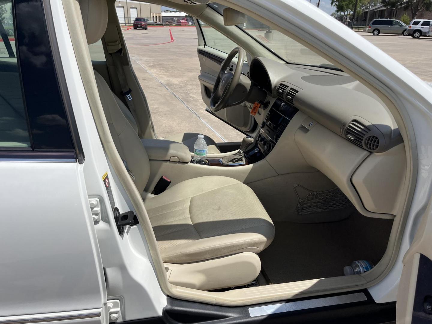 2005 white /TAN Mercedes-Benz C-Class C320 Sport Sedan (WDBRF64J05F) with an 3.2L V6 SOHC 18V engine, 5-Speed Automatic Overdrive transmission, located at 14700 Tomball Parkway 249, Houston, TX, 77086, (281) 444-2200, 29.928619, -95.504074 - Photo#11