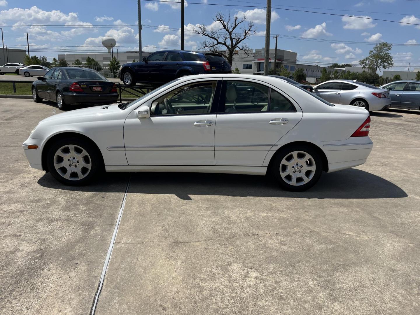 2005 white /TAN Mercedes-Benz C-Class C320 Sport Sedan (WDBRF64J05F) with an 3.2L V6 SOHC 18V engine, 5-Speed Automatic Overdrive transmission, located at 14700 Tomball Parkway 249, Houston, TX, 77086, (281) 444-2200, 29.928619, -95.504074 - Photo#3