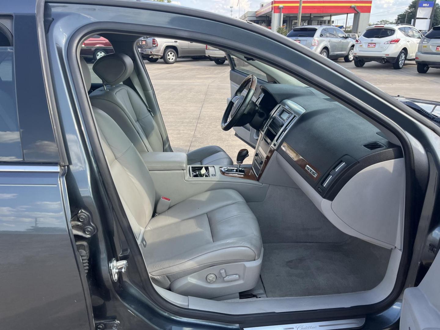 2008 GRAY /black Cadillac STS V8 Luxury (1G6DC67A280) with an 4.6L V8 DOHC 32V engine, 6-Speed Automatic Overdrive transmission, located at 14700 Tomball Parkway 249, Houston, TX, 77086, (281) 444-2200, 29.928619, -95.504074 - Photo#10