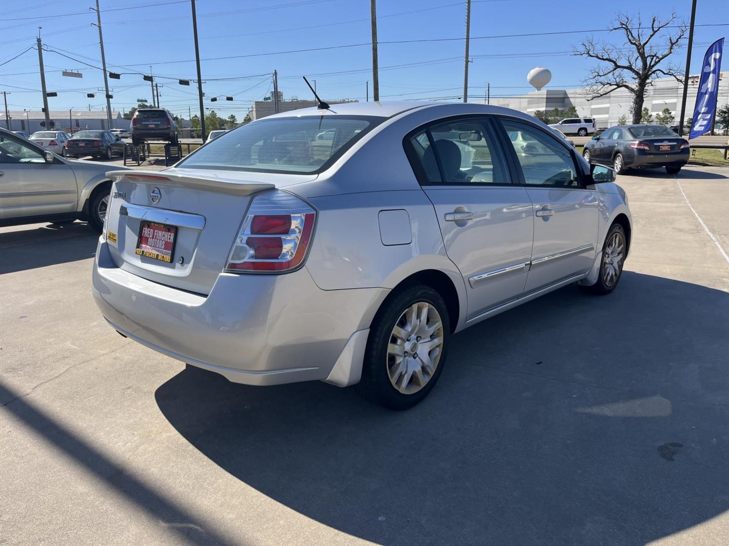 2011 SILVER /gray Nissan Sentra 2.0 (3N1AB6AP9BL) with an 2.0L L4 DOHC 16V engine, Continuously Variable Transmisson transmission, located at 14700 Tomball Parkway 249, Houston, TX, 77086, (281) 444-2200, 29.928619, -95.504074 - Photo#4