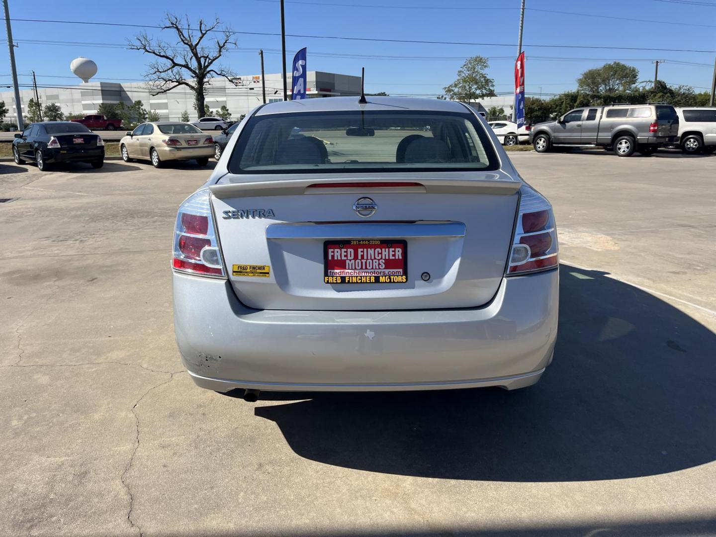 2011 SILVER /gray Nissan Sentra 2.0 (3N1AB6AP9BL) with an 2.0L L4 DOHC 16V engine, Continuously Variable Transmisson transmission, located at 14700 Tomball Parkway 249, Houston, TX, 77086, (281) 444-2200, 29.928619, -95.504074 - Photo#5