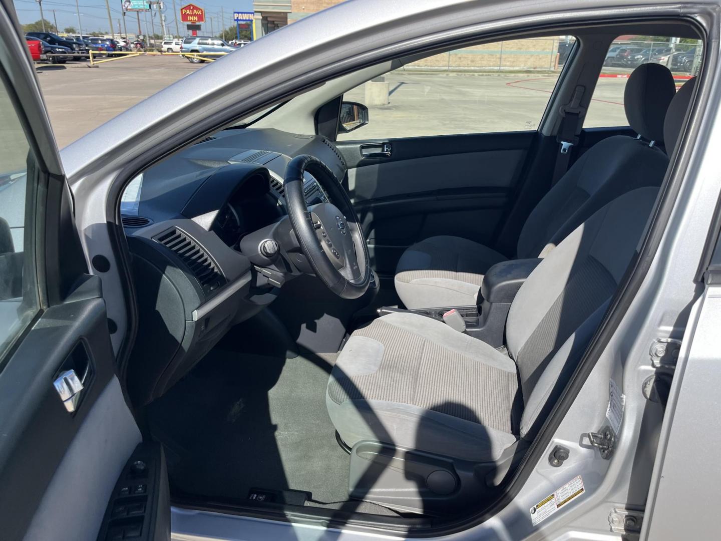 2011 SILVER /gray Nissan Sentra 2.0 (3N1AB6AP9BL) with an 2.0L L4 DOHC 16V engine, Continuously Variable Transmisson transmission, located at 14700 Tomball Parkway 249, Houston, TX, 77086, (281) 444-2200, 29.928619, -95.504074 - Photo#8