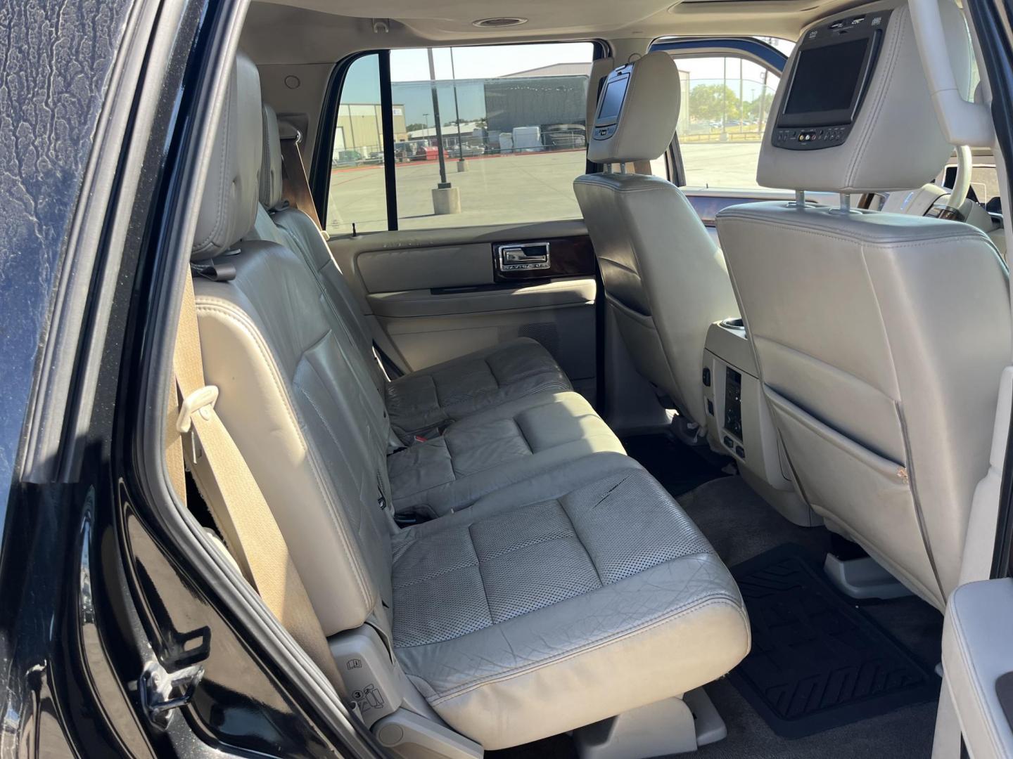 2012 black /TAN Lincoln Navigator 2WD (5LMJJ2H52CE) with an 5.4L V8 SOHC 24V engine, 6-Speed Automatic transmission, located at 14700 Tomball Parkway 249, Houston, TX, 77086, (281) 444-2200, 29.928619, -95.504074 - Photo#16