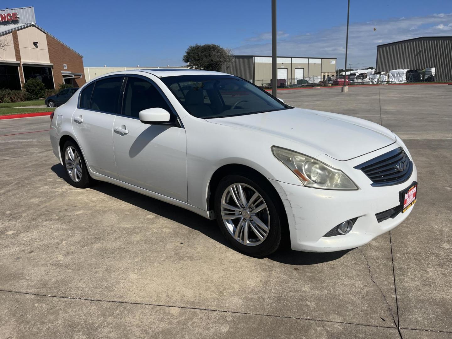 2010 white /TAN Infiniti G Sedan G37 (JN1CV6AP5AM) with an 3.7L V6 DOHC 24V engine, 5-Speed Automatic transmission, located at 14700 Tomball Parkway 249, Houston, TX, 77086, (281) 444-2200, 29.928619, -95.504074 - Photo#0