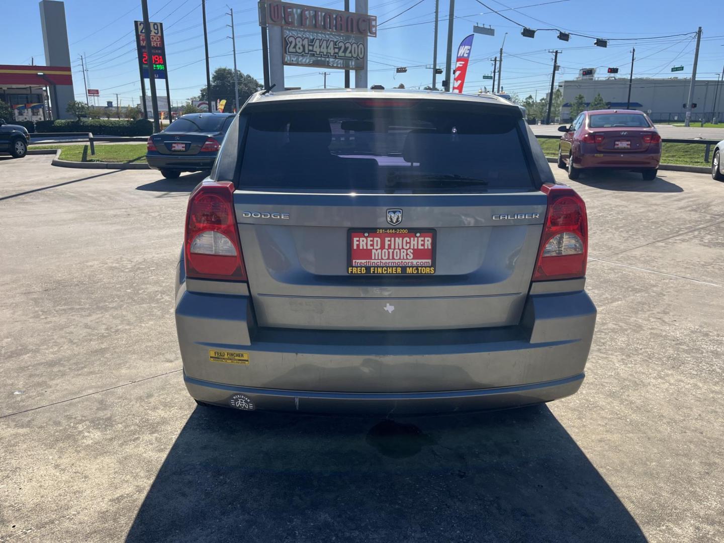 2011 GRAY /black Dodge Caliber Mainstreet (1B3CB3HA0BD) with an 2.0L L4 DOHC 16V engine, Continuously Variable Transmission transmission, located at 14700 Tomball Parkway 249, Houston, TX, 77086, (281) 444-2200, 29.928619, -95.504074 - Photo#4