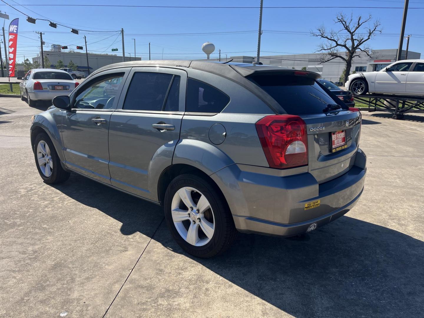 2011 GRAY /black Dodge Caliber Mainstreet (1B3CB3HA0BD) with an 2.0L L4 DOHC 16V engine, Continuously Variable Transmission transmission, located at 14700 Tomball Parkway 249, Houston, TX, 77086, (281) 444-2200, 29.928619, -95.504074 - Photo#5