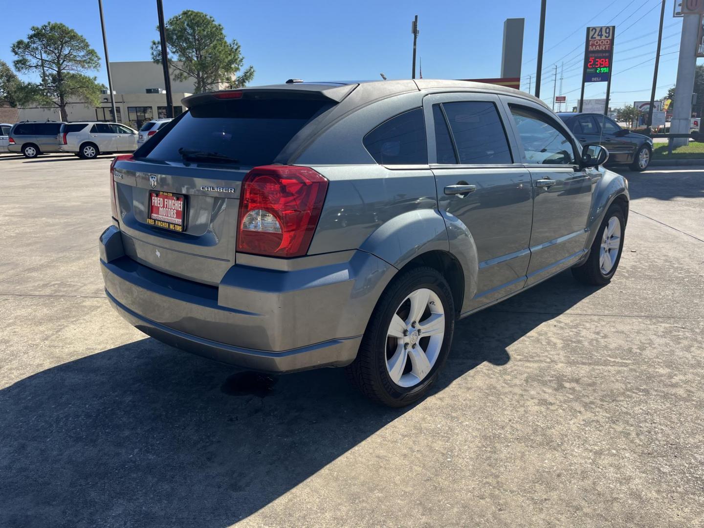 2011 GRAY /black Dodge Caliber Mainstreet (1B3CB3HA0BD) with an 2.0L L4 DOHC 16V engine, Continuously Variable Transmission transmission, located at 14700 Tomball Parkway 249, Houston, TX, 77086, (281) 444-2200, 29.928619, -95.504074 - Photo#6