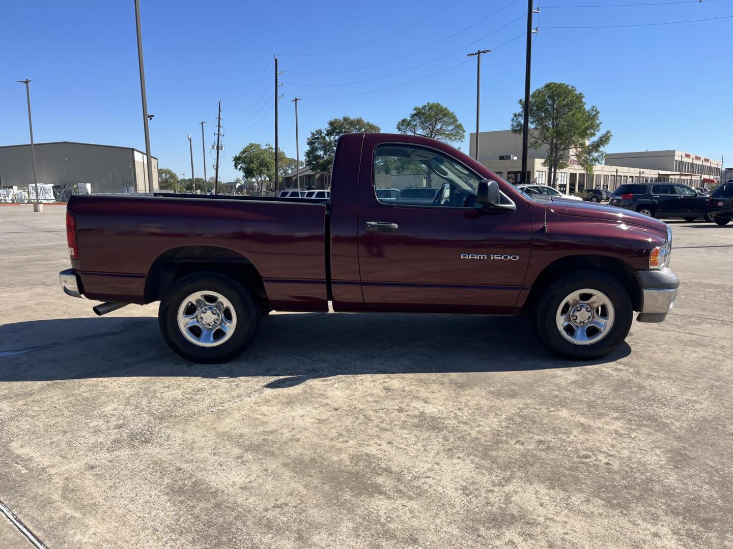 2002 maroom /black Dodge Ram 1500 SLT Long Bed 2WD (1D7HA16K52J) with an 3.7L V6 SOHC 12V engine, Automatic Overdrive transmission, located at 14700 Tomball Parkway 249, Houston, TX, 77086, (281) 444-2200, 29.928619, -95.504074 - Photo#7