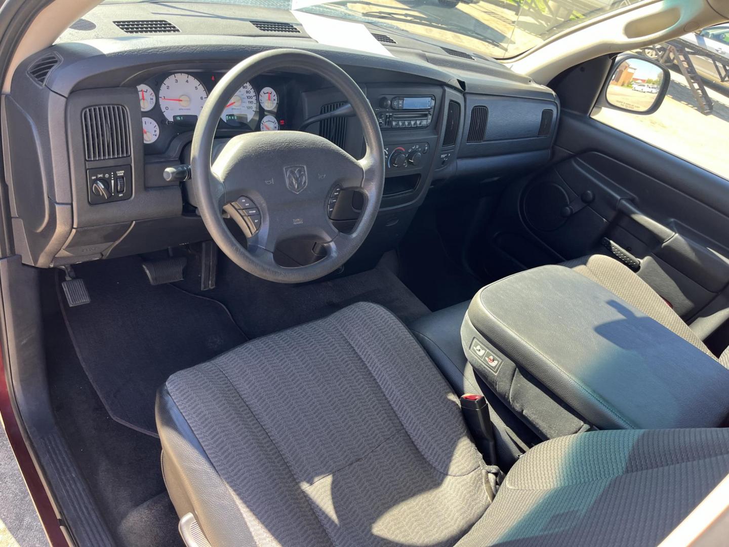 2002 maroom /black Dodge Ram 1500 SLT Long Bed 2WD (1D7HA16K52J) with an 3.7L V6 SOHC 12V engine, Automatic Overdrive transmission, located at 14700 Tomball Parkway 249, Houston, TX, 77086, (281) 444-2200, 29.928619, -95.504074 - Photo#8