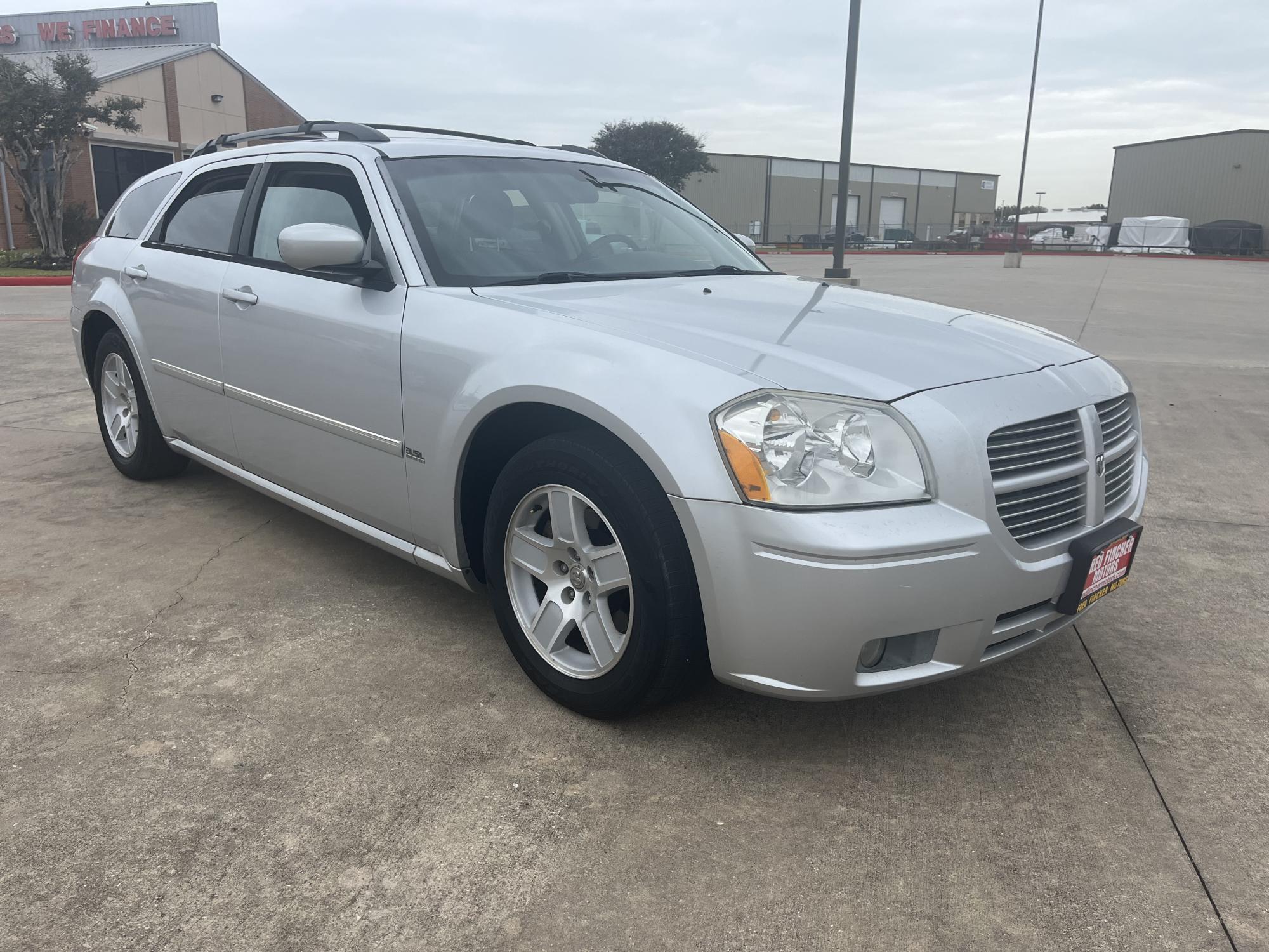 photo of 2005 Dodge Magnum SXT