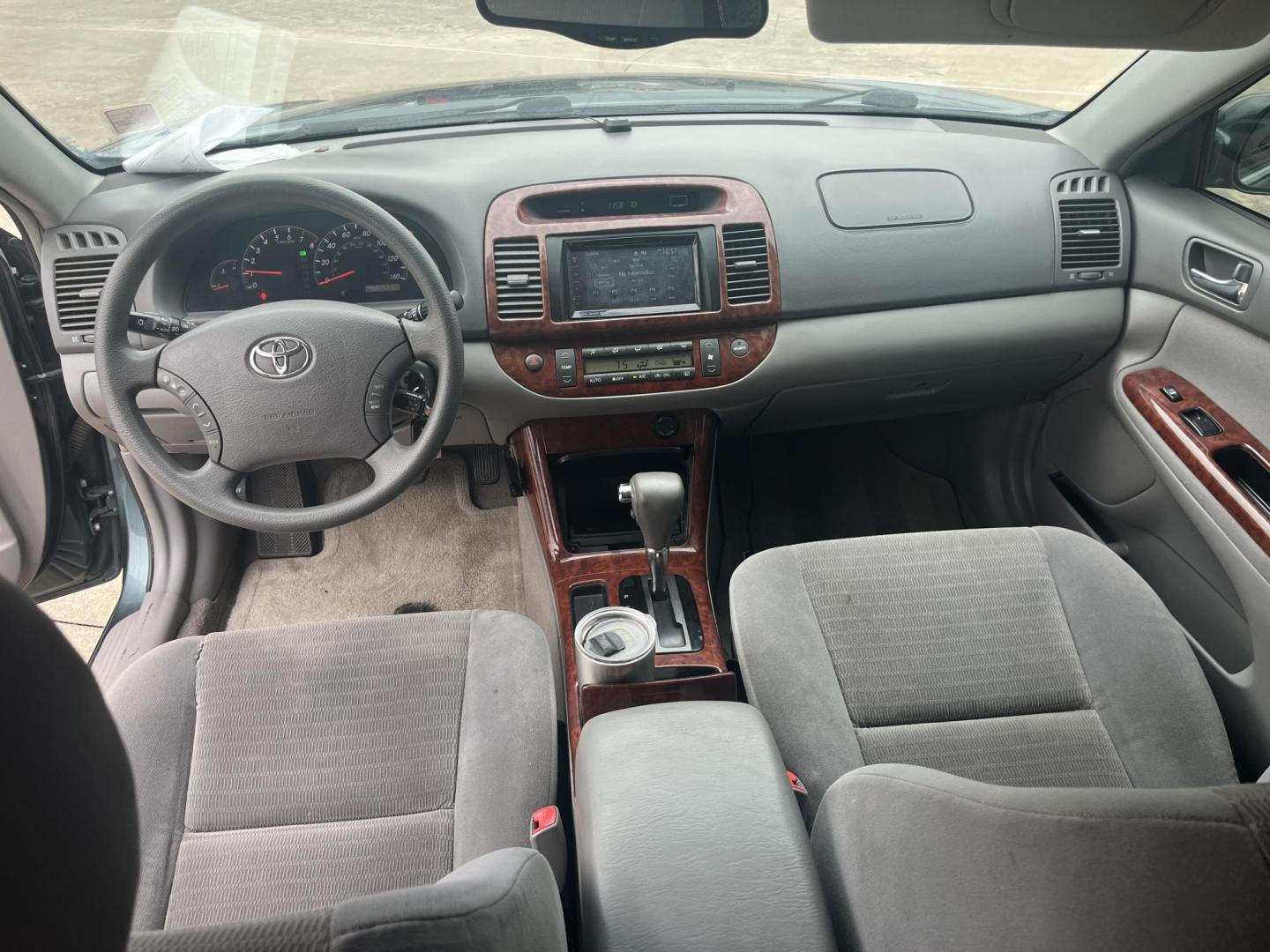 2005 green /TAN Toyota Camry LE (4T1BE32K35U) with an 2.4L L4 DOHC 16V engine, Automatic Overdrive transmission, located at 14700 Tomball Parkway 249, Houston, TX, 77086, (281) 444-2200, 29.928619, -95.504074 - Photo#13