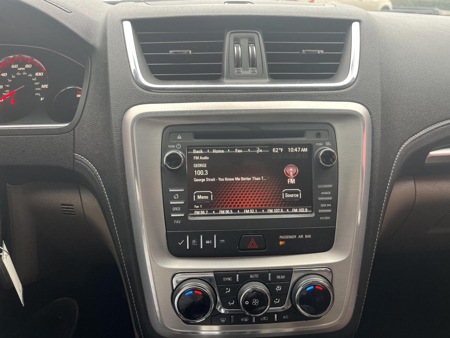 2015 red /TAN GMC Acadia SLT-1 AWD (1GKKVRKD7FJ) with an 3.6L V6 DOHC 24V engine, 6-Speed Automatic transmission, located at 14700 Tomball Parkway 249, Houston, TX, 77086, (281) 444-2200, 29.928619, -95.504074 - Photo#17