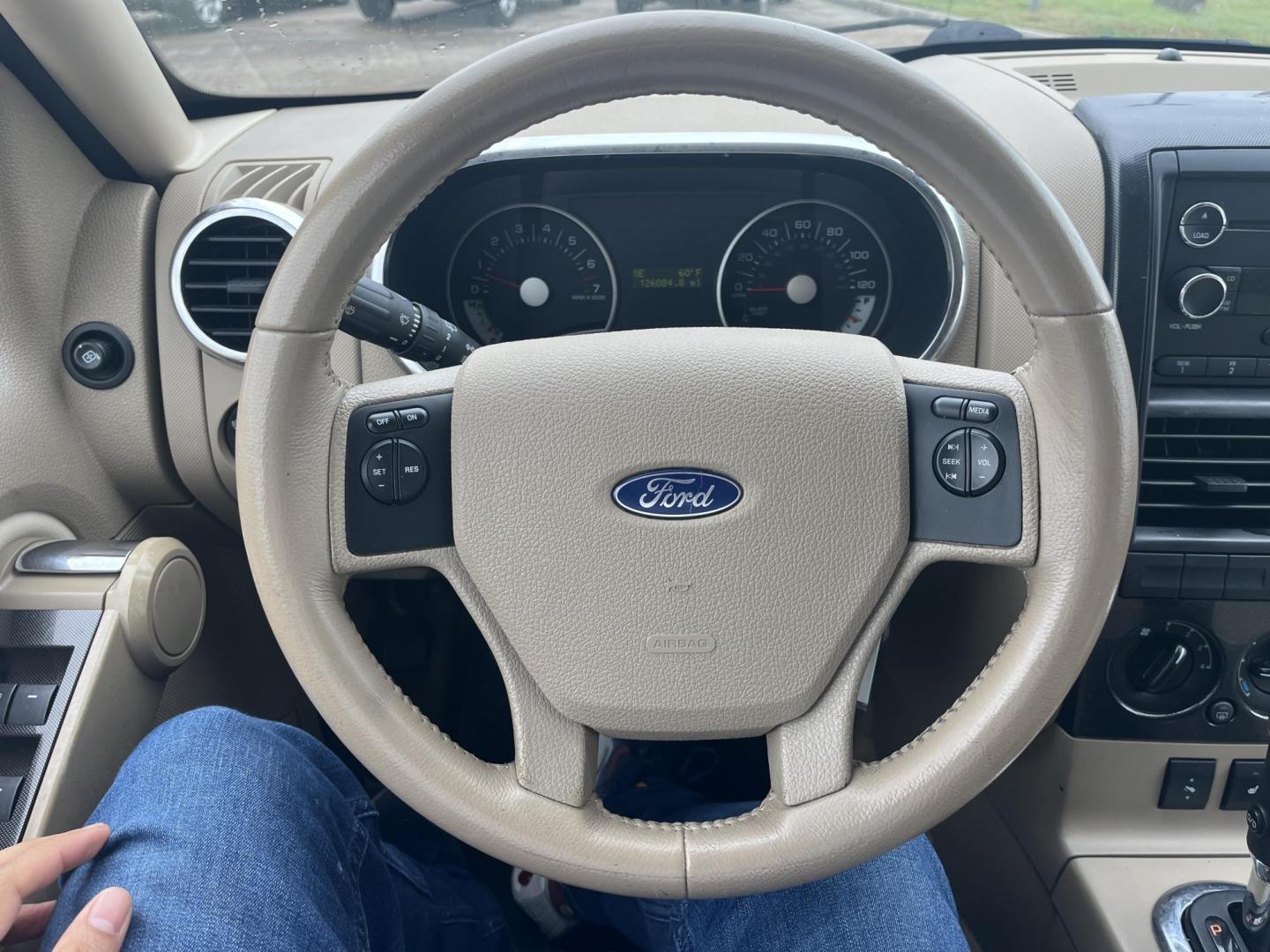 2009 black /gray Ford Explorer XLT 4.0L 2WD (1FMEU63E69U) with an 4.0L V6 SOHC 16V engine, 5-Speed Automatic transmission, located at 14700 Tomball Parkway 249, Houston, TX, 77086, (281) 444-2200, 29.928619, -95.504074 - Photo#15