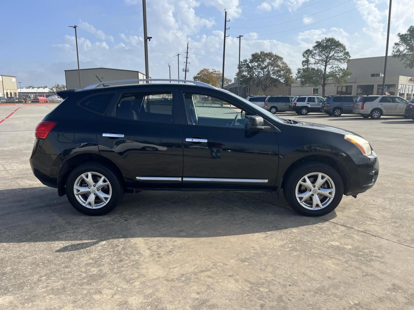 2011 black /black Nissan Rogue S 2WD (JN8AS5MT7BW) with an 2.5L L4 DOHC 16V engine, CVT transmission, located at 14700 Tomball Parkway 249, Houston, TX, 77086, (281) 444-2200, 29.928619, -95.504074 - Photo#10