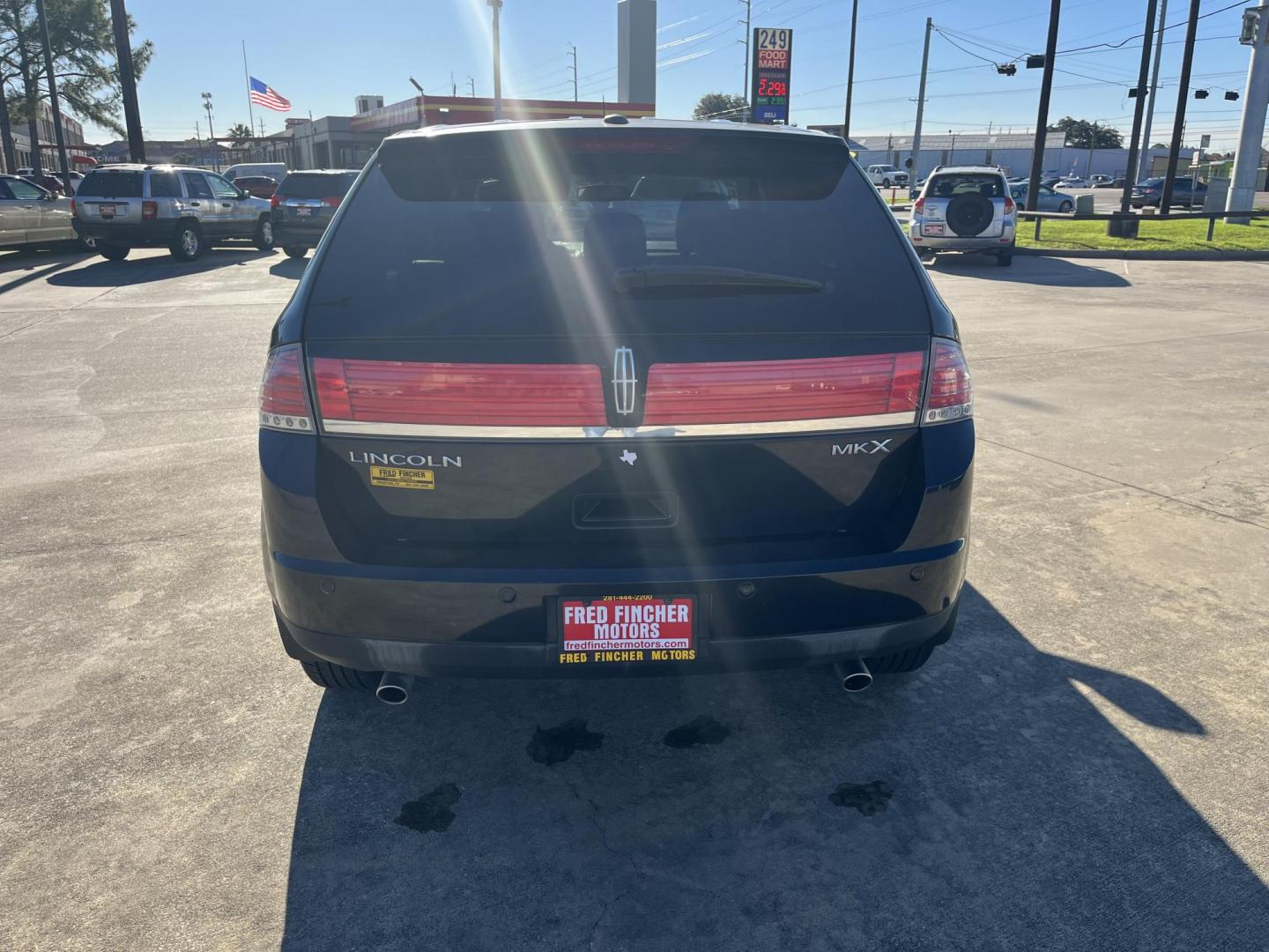 2010 Black /TAN Lincoln MKX FWD (2LMDJ6JC9AB) with an 3.5L V6 DOHC 24V engine, 6-Speed Automatic transmission, located at 14700 Tomball Parkway 249, Houston, TX, 77086, (281) 444-2200, 29.928619, -95.504074 - Photo#4