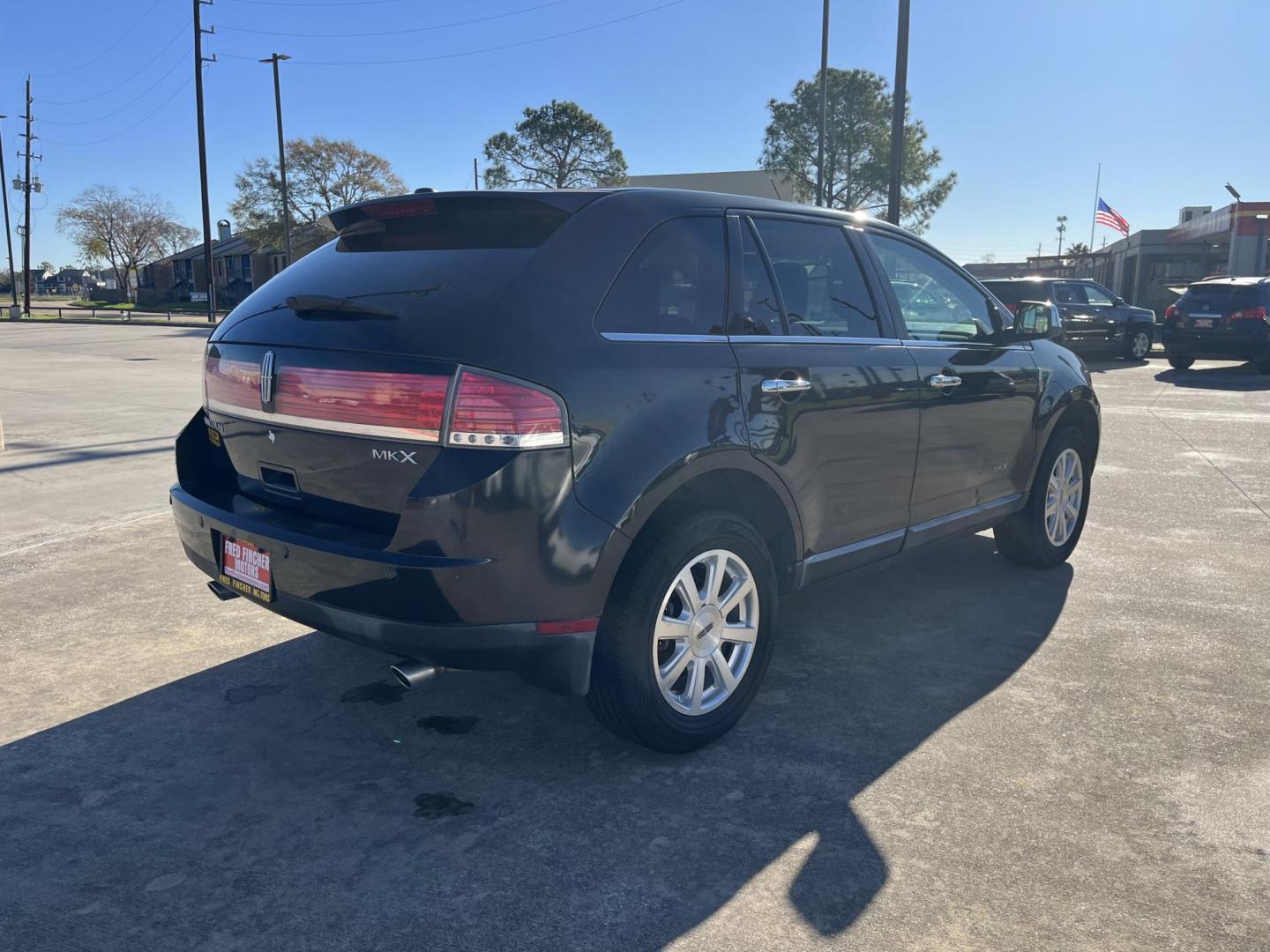 2010 Black /TAN Lincoln MKX FWD (2LMDJ6JC9AB) with an 3.5L V6 DOHC 24V engine, 6-Speed Automatic transmission, located at 14700 Tomball Parkway 249, Houston, TX, 77086, (281) 444-2200, 29.928619, -95.504074 - Photo#5