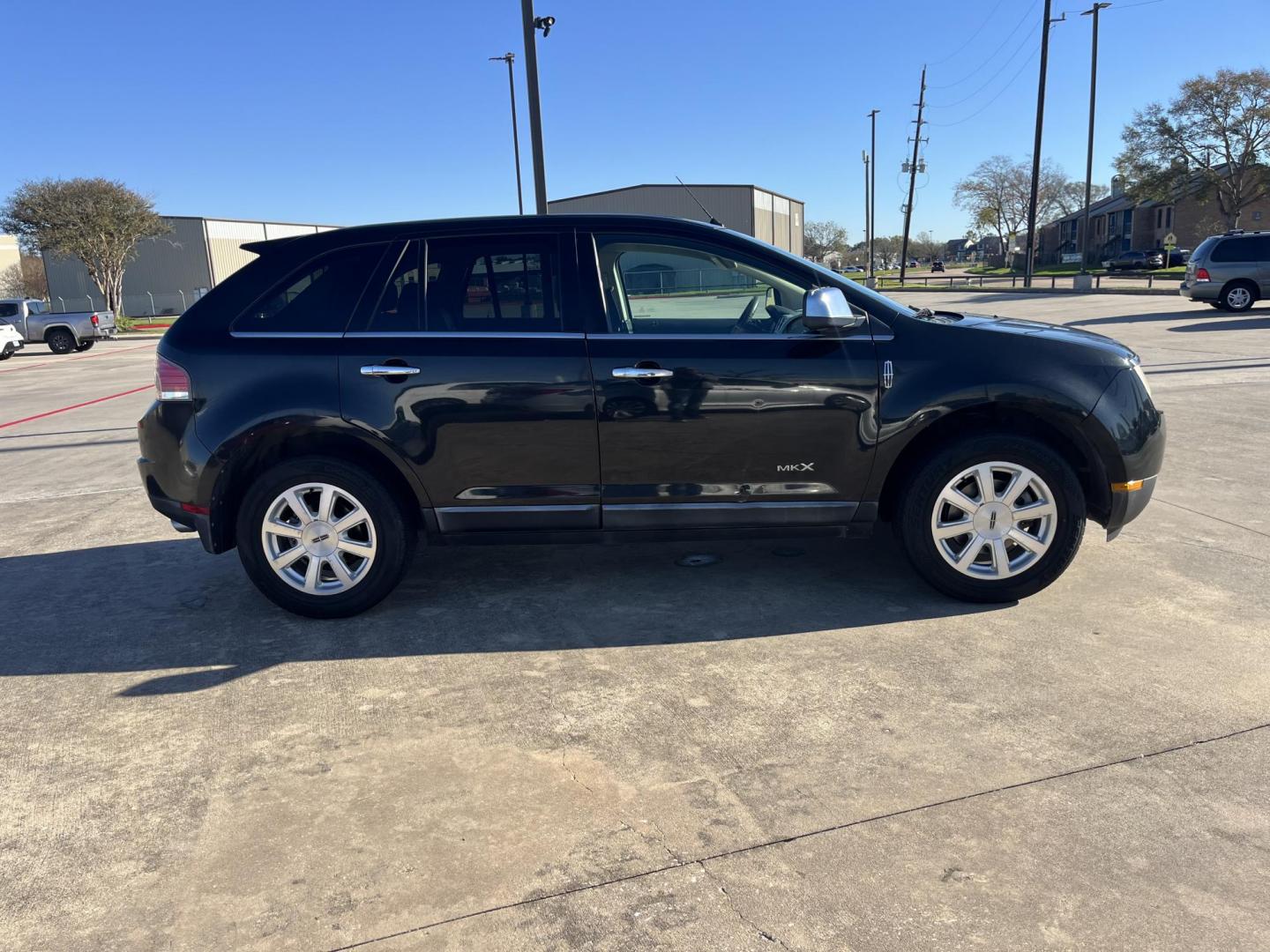 2010 Black /TAN Lincoln MKX FWD (2LMDJ6JC9AB) with an 3.5L V6 DOHC 24V engine, 6-Speed Automatic transmission, located at 14700 Tomball Parkway 249, Houston, TX, 77086, (281) 444-2200, 29.928619, -95.504074 - Photo#6