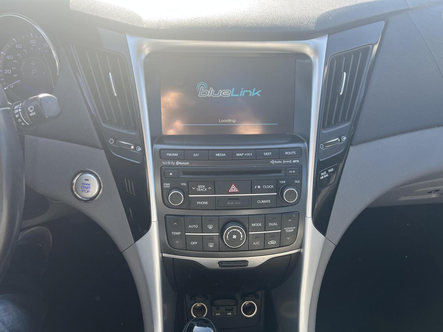 2014 silver /TAN Hyundai Sonata Limited Auto (5NPEC4ACXEH) with an 2.4L L4 DOHC 16V engine, 6-Speed Automatic transmission, located at 14700 Tomball Parkway 249, Houston, TX, 77086, (281) 444-2200, 29.928619, -95.504074 - Photo#14