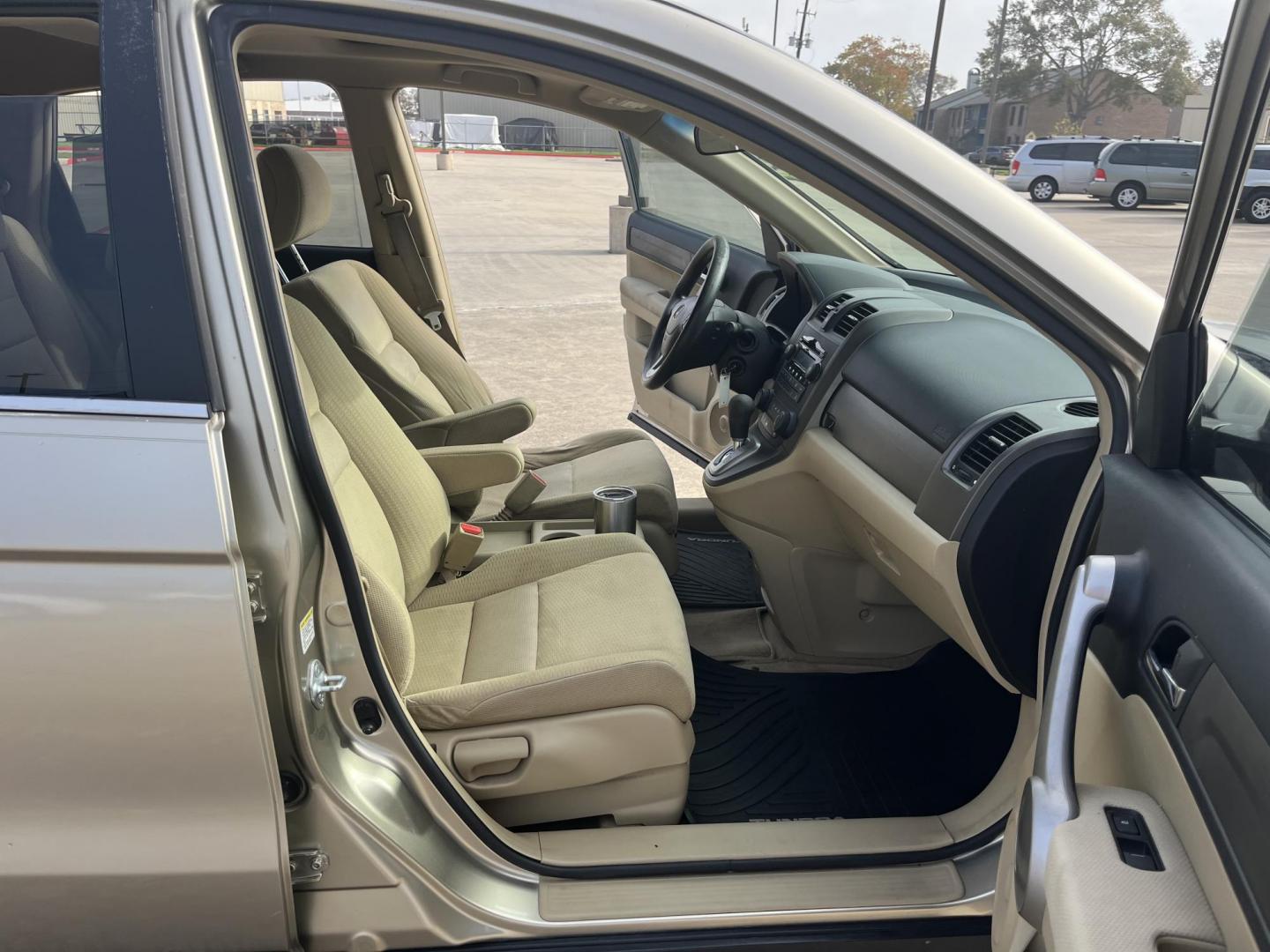 2007 GOLD /TAN Honda CR-V EX 2WD AT (JHLRE38597C) with an 2.4L L4 DOHC 16V engine, 5-Speed Automatic Overdrive transmission, located at 14700 Tomball Parkway 249, Houston, TX, 77086, (281) 444-2200, 29.928619, -95.504074 - Photo#12