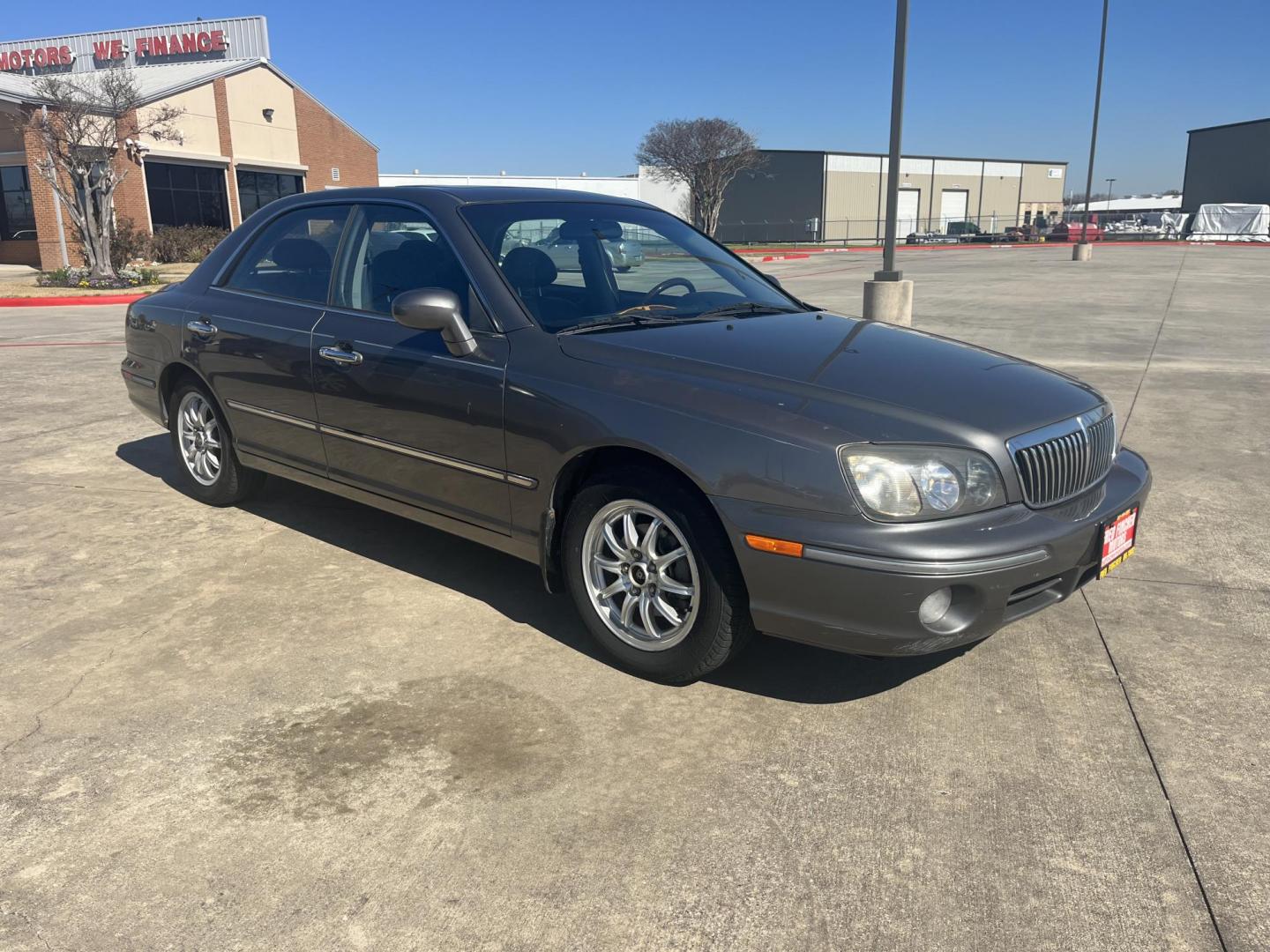 2002 green /TAN Hyundai XG350 Base (KMHFU45E52A) with an 3.5L V6 DOHC 24V engine, 5-Speed Automatic Overdrive transmission, located at 14700 Tomball Parkway 249, Houston, TX, 77086, (281) 444-2200, 29.928619, -95.504074 - Photo#0