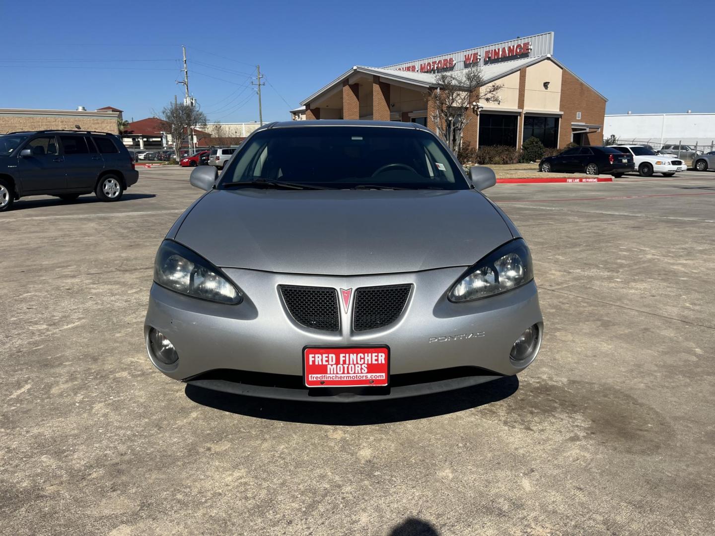 2006 SILVER /black Pontiac Grand Prix Base (2G2WP552761) with an 3.8L V6 OHV 12V engine, 4-Speed Automatic Overdrive transmission, located at 14700 Tomball Parkway 249, Houston, TX, 77086, (281) 444-2200, 29.928619, -95.504074 - Photo#1