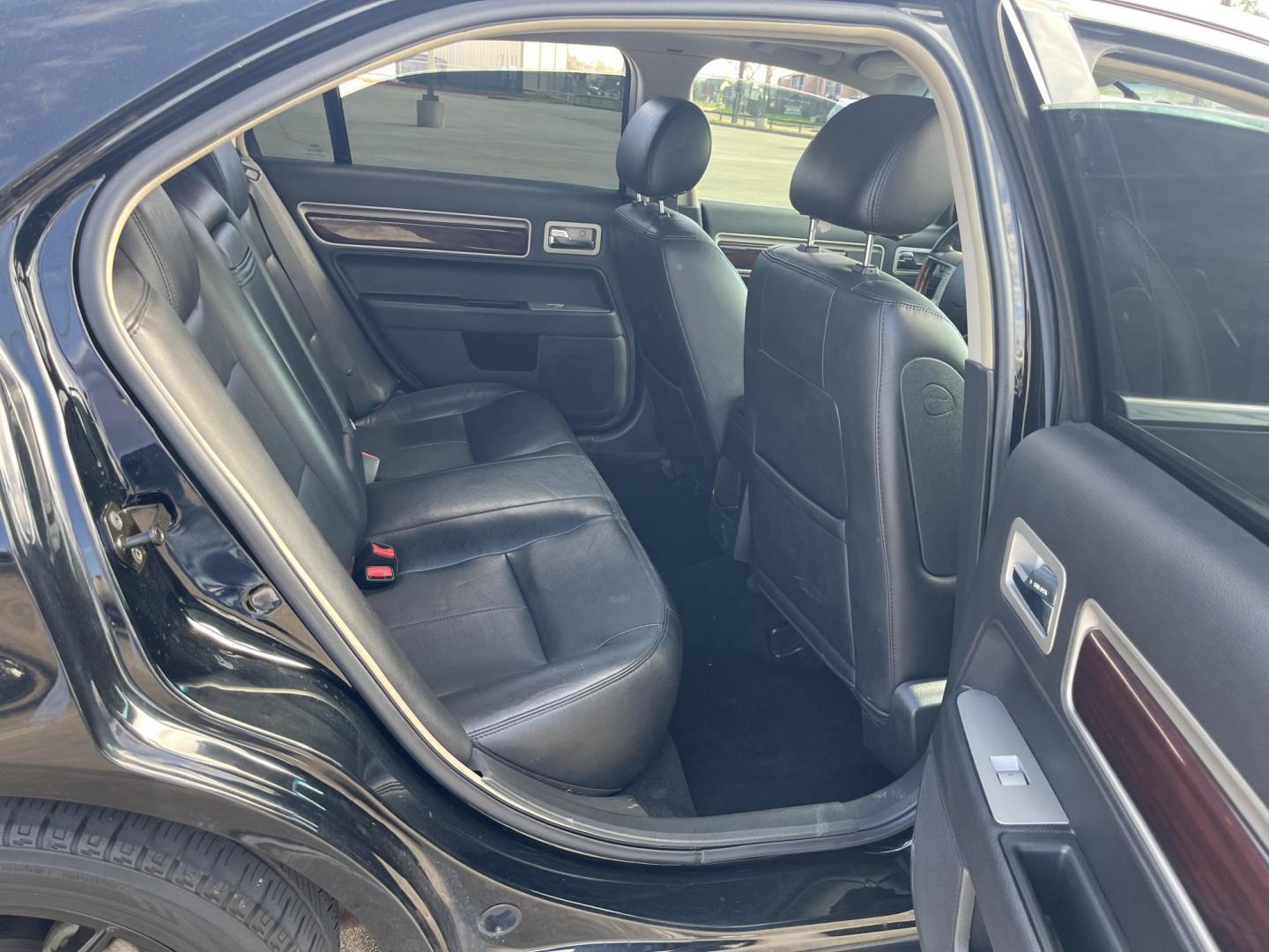 2007 black /black Lincoln MKZ FWD (3LNHM26T37R) with an 3.5L V6 DOHC 24V engine, 6-Speed Automatic Overdrive transmission, located at 14700 Tomball Parkway 249, Houston, TX, 77086, (281) 444-2200, 29.928619, -95.504074 - Photo#10