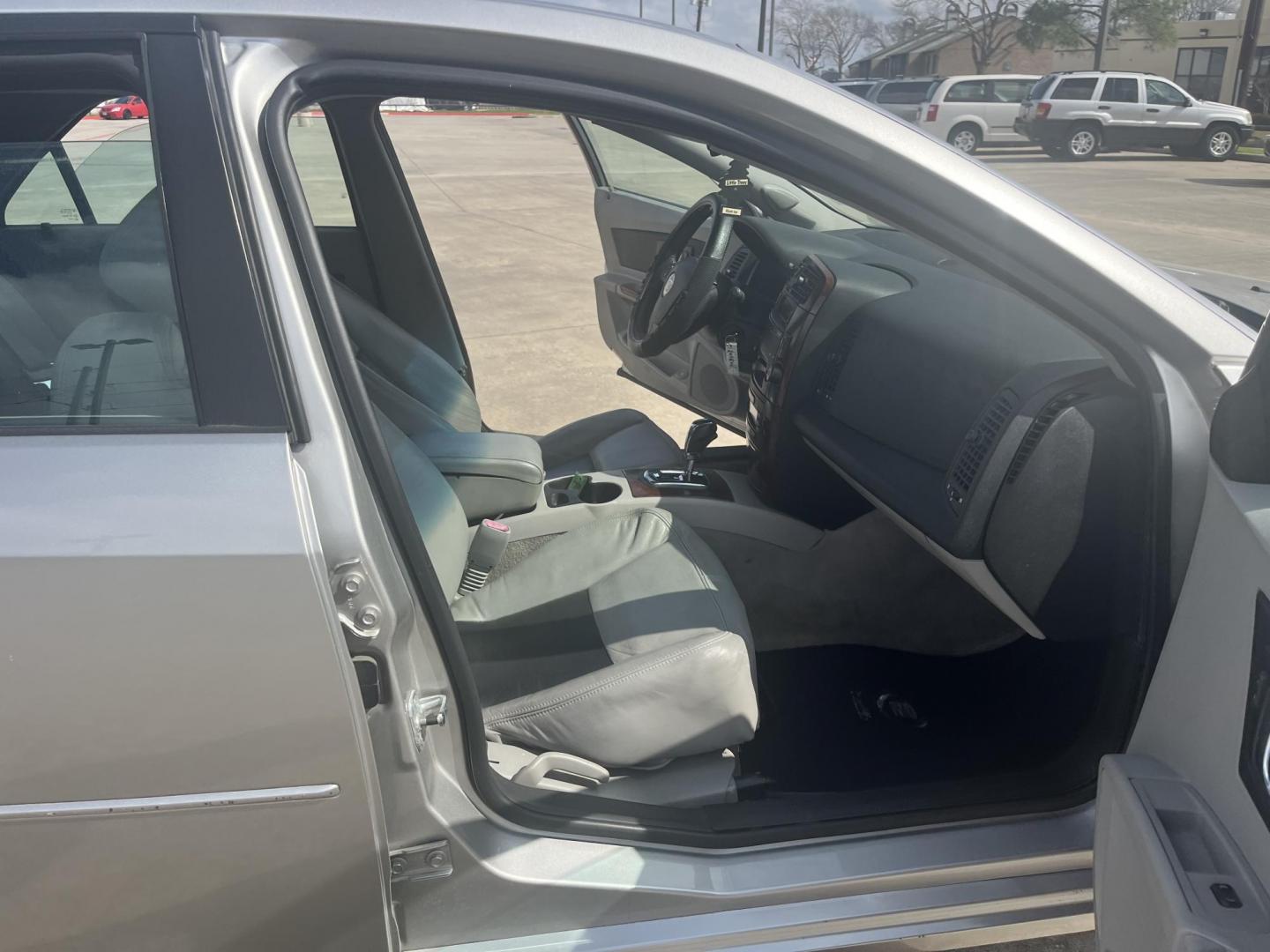 2007 SILVER /black Cadillac CTS 3.6L (1G6DP577570) with an 3.6L V6 DOHC 24V engine, Automatic Overdrive transmission, located at 14700 Tomball Parkway 249, Houston, TX, 77086, (281) 444-2200, 29.928619, -95.504074 - Photo#11